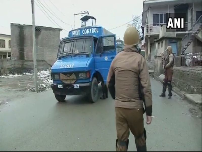 Security forces neutralise two terrorists during encounter in Khonmoh, Srinagar | जय जवान! घातपाताचा कट उधळला, दोन दहशतवाद्यांचा खात्मा
