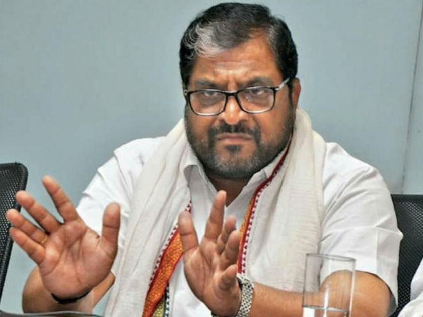 former minister sadabhau khot attacks raju shetty calls him bull | "राजू शेट्टी हा शेतकऱ्यांनी सोडून दिलेला रेडा"; सदाभाऊ भडकले, शेट्टींनीही सुनावले