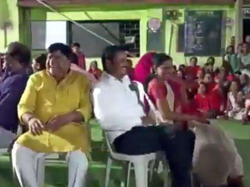 bjp mla vijay rahangdale enjoying playing dancing chair game, video goes viral | खुर्ची माझी प्रेमाची.. आमदार रमले संगीत खुर्चीत; व्हिडीओ झाला व्हायरल