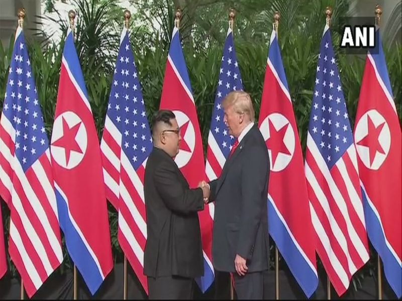 Kim-Trump Summit LIVE: Historical Day .... President Trump meets Kim Jong Un in Singapore | Kim-Trump Summit : ऐतिहासिक दिवस…. डोनाल्ड ट्रम्प यांनी घेतली किम जोंग उन यांची भेट