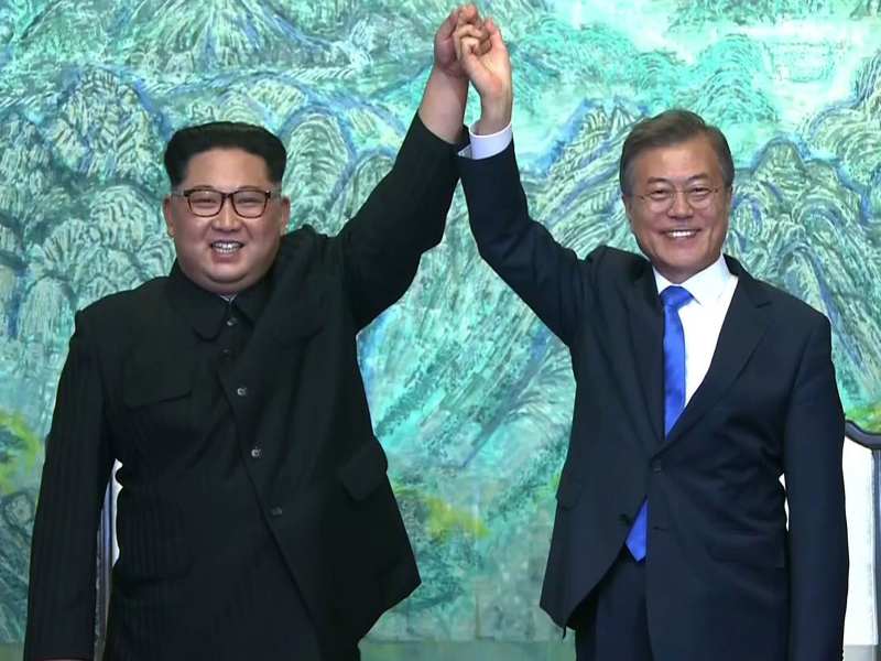 Cold War ended .... North Korea and South Korea inks on Agreement | शीतयुद्ध संपलं.... उत्तर कोरिया आणि दक्षिण कोरियाची करारावर स्वाक्षरी