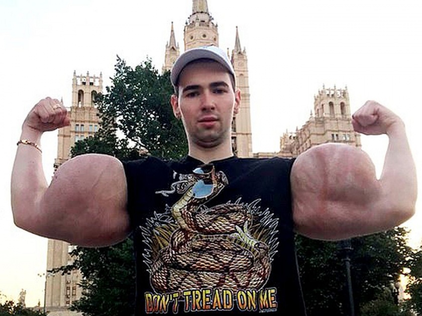 Kirill Tereshin Russian popeye bodybuilder who has impossibly huge arms | इंजेक्शन घेऊन बायसेप्स तर वाढवले, पण रिंगमध्ये ३ मिनिटे टिकणंही झालं अवघड!