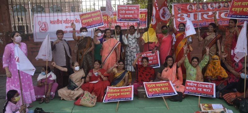 Protests against the Prime Minister in the Women Farmers Honor Movement | महिला किसान सन्मान आंदोलनात पंतप्रधानांविरुद्ध निदर्शने
