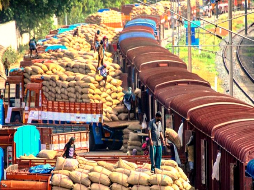 Farmer-railway benefits; During the year reached 1.27 lakh tons of agricultural goods across the country by 405 kisan rail | शेतकरी-रेल्वे फायद्यात; ४०५ किसान रेल्वेतून देशभरात पोहचला १.२७ लाख टन कृषी माल