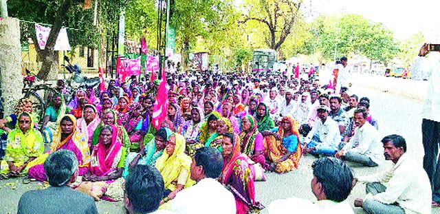 Malegaon Kisan Sabha rally | मालेगावी किसान सभेचे धरणे आंदोलन
