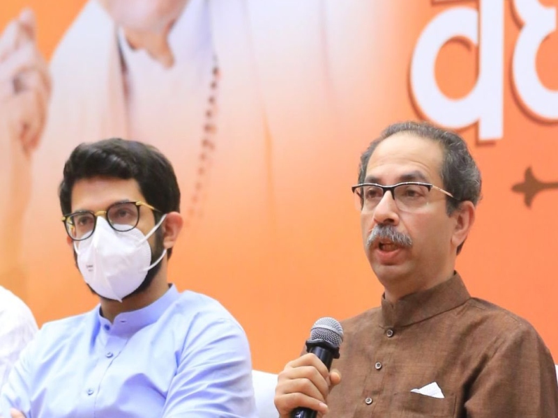 CM Uddhav Thackeray has called a meeting of Shiv Sena office bearers and ordered them to start party building work. | Uddhav Thackeray: 'जे गेलेत त्यांचा विचार करु नका'; उद्धव ठाकरेंनी पदाधिकाऱ्यांना दिले महत्वाचे आदेश