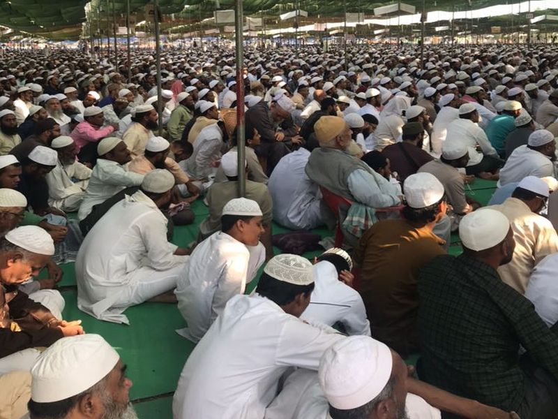 Attendance of 55 thousand Muslim brothers in Raiya | राया येथील इजतेमात 55 हजार  मुस्लीम बांधवांची उपस्थिती