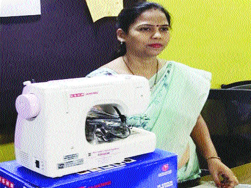 Misconduct in the purchase of sewing machines | शिलाई मशीनच्या खरेदीत गैरव्यवहार