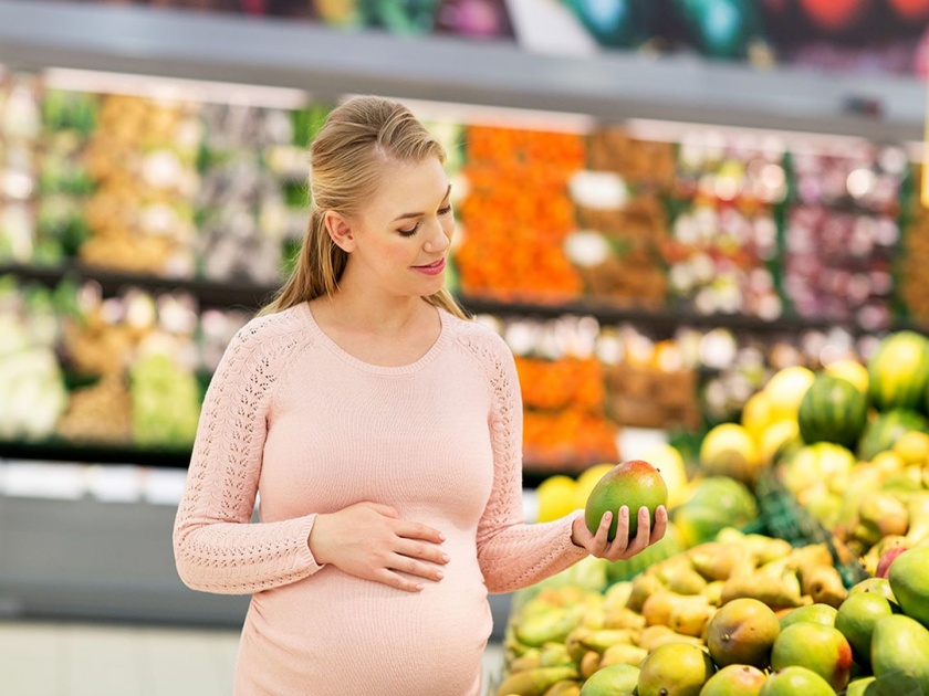 Why do pregnant women eats sour | गरोदर स्त्रियांना आंबट खाण्याचे डोहाळे का लागतात? जाणून घ्या कारणं
