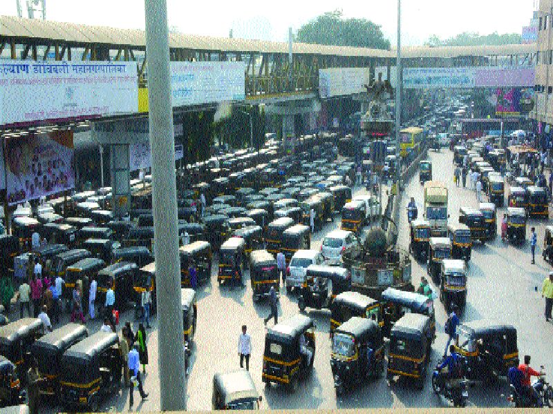 Kalyan Station, Metro, Bus, transport, Tender in the month for development of the area | कल्याण स्टेशन, मेट्रो, बस, परिवहन जोडणार, परिसर विकासासाठी महिनाभरात निविदा