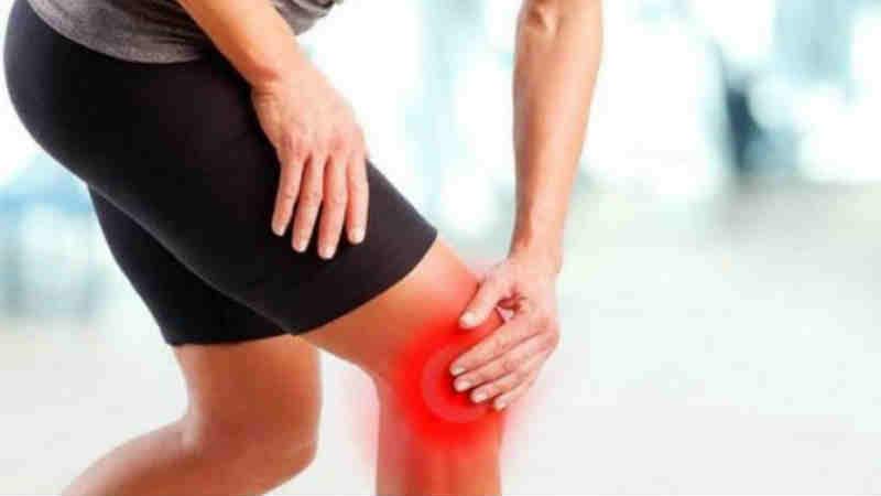 Weight gain increased knee pain complaints during lockdown | वजन वाढल्याने लॉकडाऊनच्या काळात वाढल्या गुडघादुखीच्या तक्रारी
