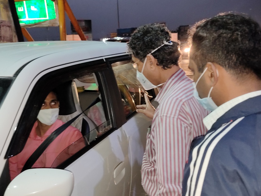 The administration is keeping a close eye on those entering Karnataka; Prantadhikari Yukesh Kumar's visit to Kognoli check post | कोगनोळी तपासणी नाक्यात कर्नाटकात प्रवेश करणाऱ्यांवर प्रशासनाची करडी नजर