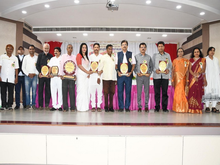 Western Maharashtra honored 23 Konkan Ratna | पश्चिम महाराष्ट्राने केला 23 कोकणरत्नांचा सन्मान 