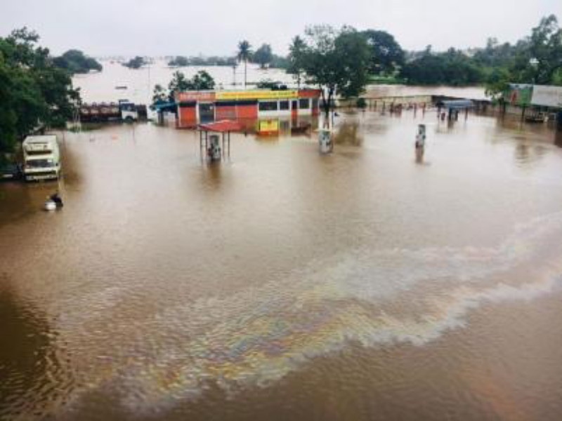 Eight-day ritual will be given to flood victims: Deepak Mhaisekar | पूरग्रस्तांना देणार आठ दिवसांचा शिधा : दीपक म्हैसेकर 