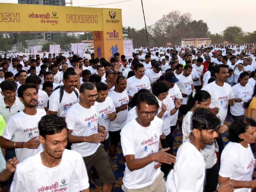 Kolhapurkar ran for Run for Vote Disabled, senior runners also participated | "रन फॉर वोट"साठी धावले कोल्हापूरकर; दिव्यांग, जेष्ठ धावपटूंचाही सहभाग