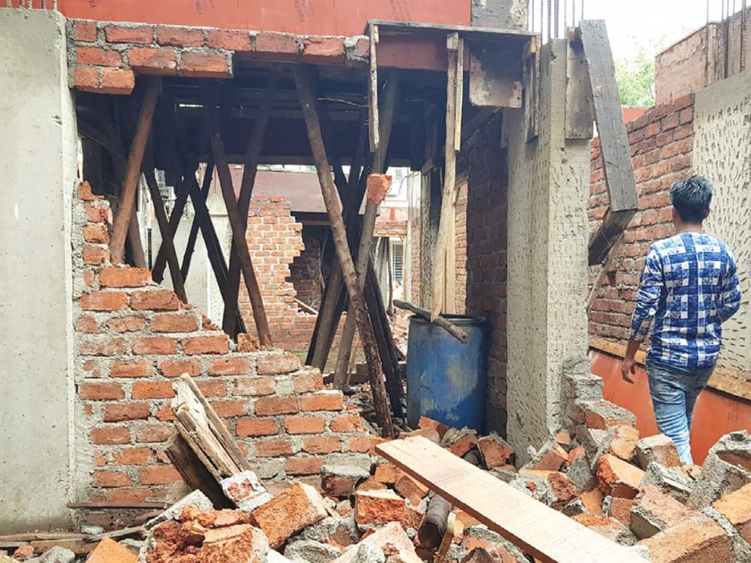 Action on unauthorized constructions in Koparkhairane; A building was destroyed | कोपरखैरणेमध्ये अनधिकृत बांधकामांवर कारवाई; एक इमारत पाडली