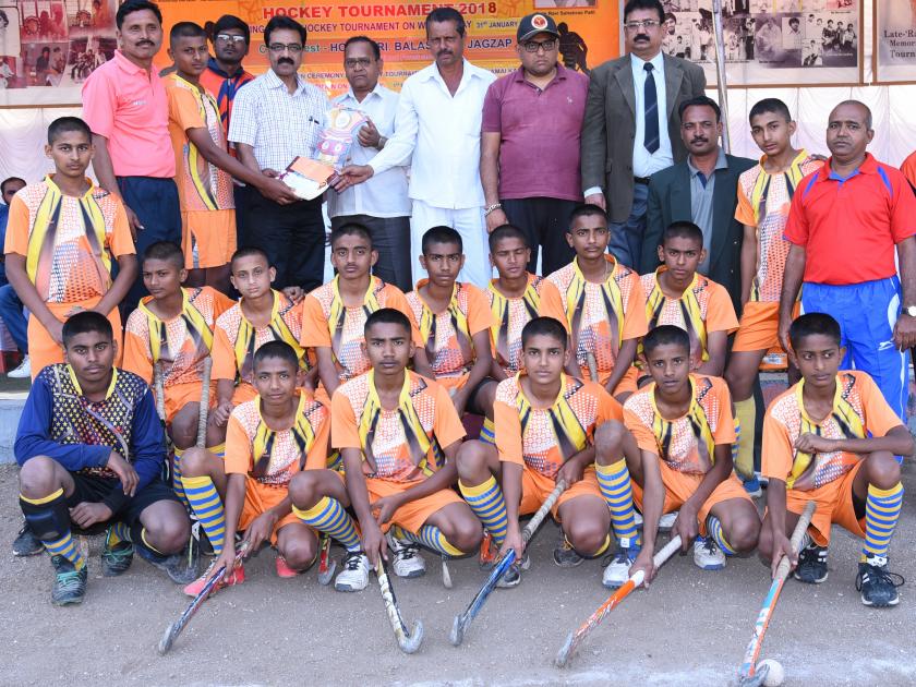Aurangabad winner in state-level hockey tournament at Kolpewadi | कोळपेवाडी येथे सुरू असलेल्या राज्यस्तरीय हॉकी स्पर्धेत औरंगाबाद अजिंक्य