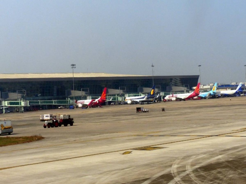 Airlines from six cities including Mumbai, Pune and Nagpur are banned in West Bengal | मुंबई, पुणे, नागपूरसह सहा शहरांतून पश्चिम बंगालमध्ये विमानसेवेस बंदी