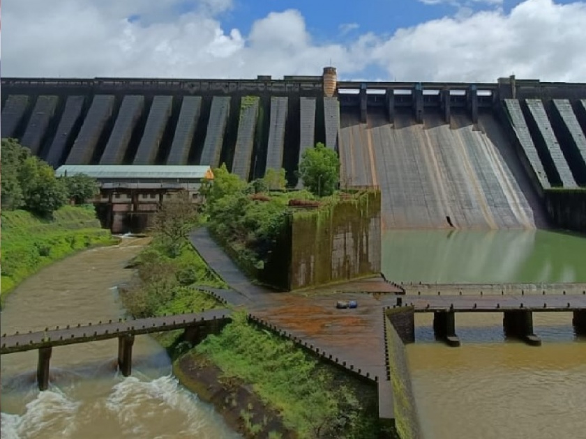 As Sangli's water demand for irrigation decreased, the discharge in Koyna Dam decreased | सांगलीची सिंचनासाठी मागणी कमी; कोयनेतून विसर्ग घटला