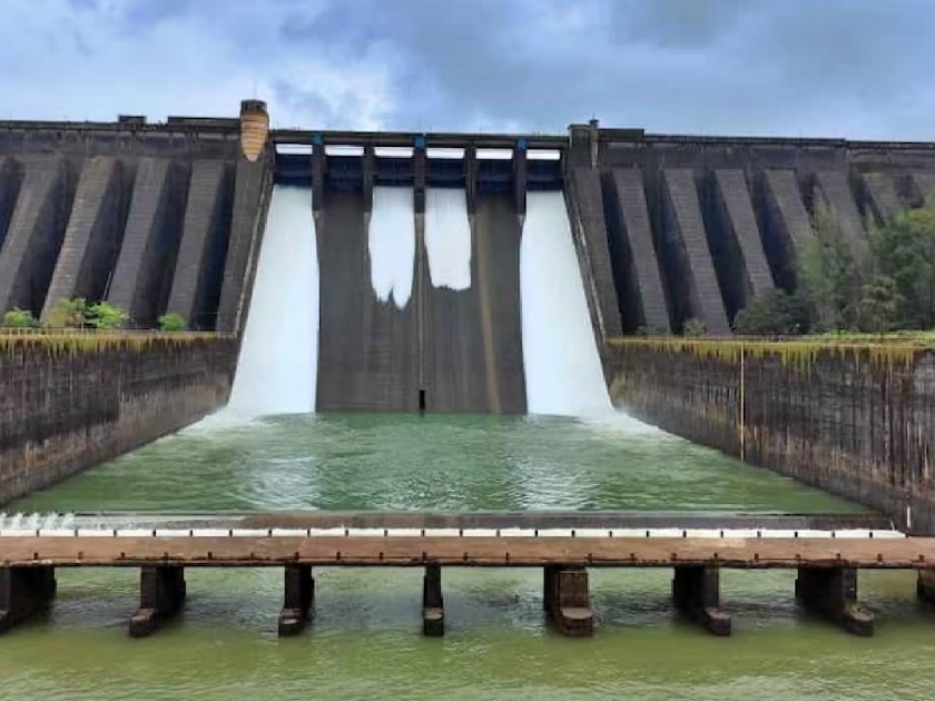 Release of 3300 cusecs of water from Koyna Dam for Sangli | सांगलीसाठी कोयनेतून पाणी मागणीत वाढ, विसर्ग वाढवला; धरणात किती पाणीसाठा शिल्लक..जाणून घ्या