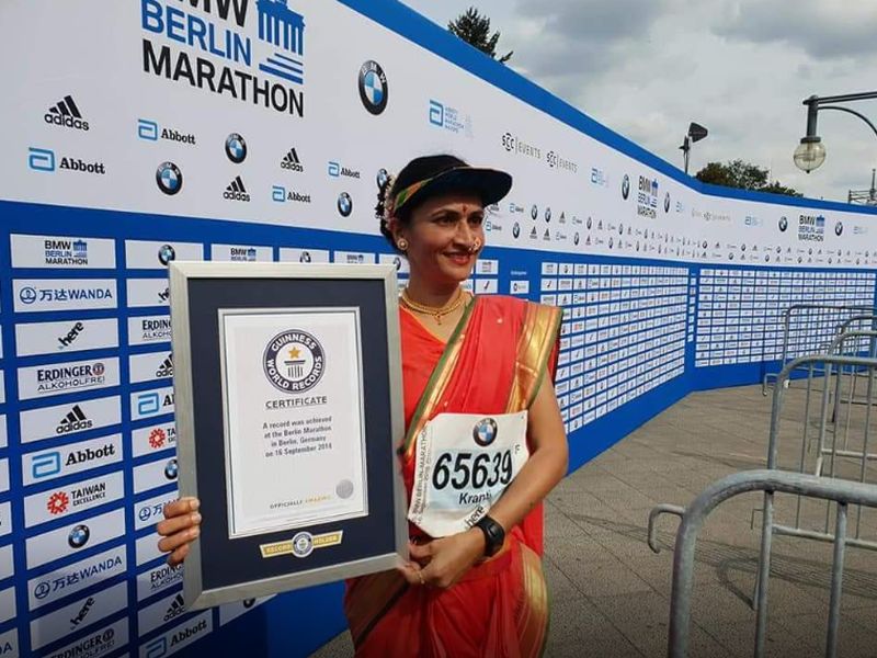 Maharashtra krani salvi has created Guiness World record by running berlin full marathon wearing 9 wari saree | नऊवारी नेसून पूर्ण केली मॅरेथॉन, महाराष्ट्राच्या क्रांतीने साकारला वर्ल्ड रेकॉर्ड