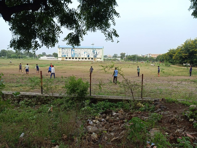 On the civilian grounds for exercise; Sports Complex thrive again! | व्यायामा’साठी नागरीक मैदानावर; क्रीडा संकुल पुन्हा गजबजले !