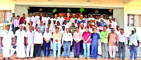  'Krishna Pattern' to be implemented in Tamil Nadu: Seventy farmers visit the factory | तामिळनाडूतही राबविणार ‘कृष्णा पॅटर्न’ : सत्तर शेतकऱ्यांची कारखान्यास भेट