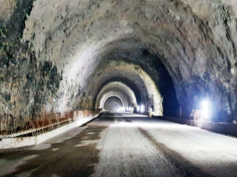 Kashedi Tunnel: Close of Contractor's Office; Doubts about traffic through the tunnel before Ganapati | कशेडी बोगदा: कंत्राटदाराच्या कार्यालयाला टाळे; गणपतीपूर्वी बोगद्यातून वाहतूक होण्याबाबत शंका