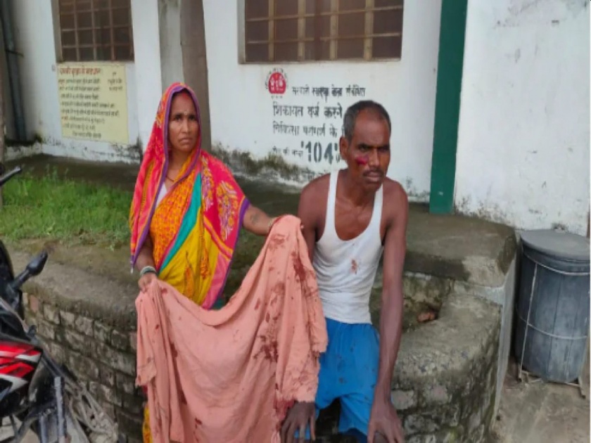 Fight Between two groups for Corona vaccination more than 12 injured in Bihar | Corona Vaccination: 'आधी मला, आधी मला' करत कोरोना लसीसाठी एकमेकांशी भिडले; अनेकांची डोकी फुटली, १२ हून जास्त जखमी
