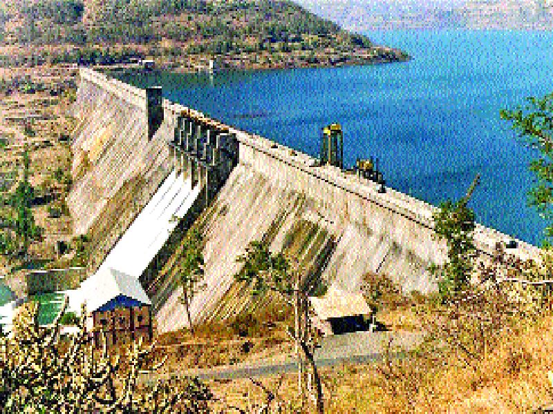 Water in Yedgaon Dam: two days | पोलिस बंदोबस्तात येडगाव धरणात पाणी : कुकडीचे आवर्तन दोन दिवसात