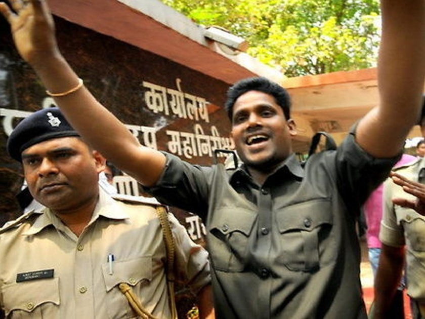 The surrendered Naxal will contest the elections in jharkhand | आत्मसमर्पण केलेला नक्षलवादी लढवणार निवडणूक