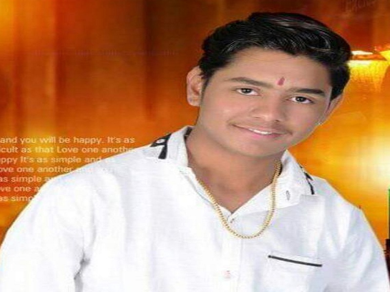 18-year-old yongester murdered in Patur | परतूरमध्ये १८ वर्षीय युवकाच्या हत्येने खळबळ