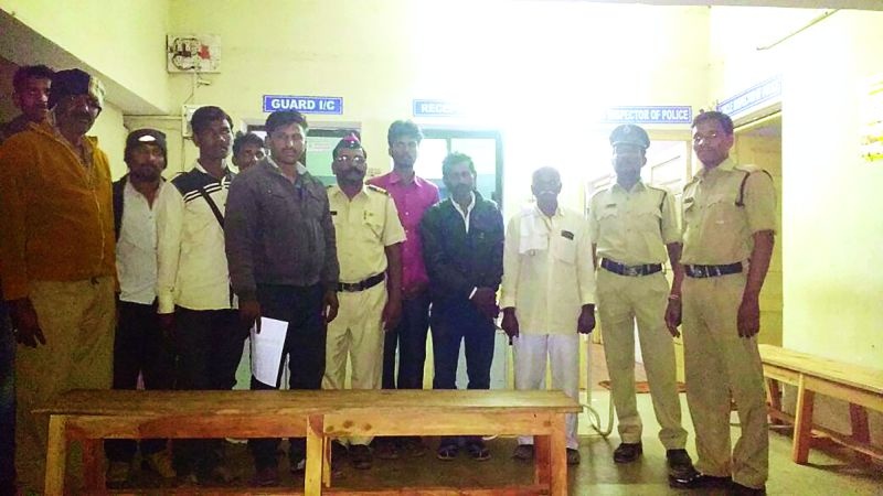 17 workers of Kuruksan region were released from Telangana! | कुरूम परिसरातील १७ कामगारांची तेलंगणातून केली सुटका!
