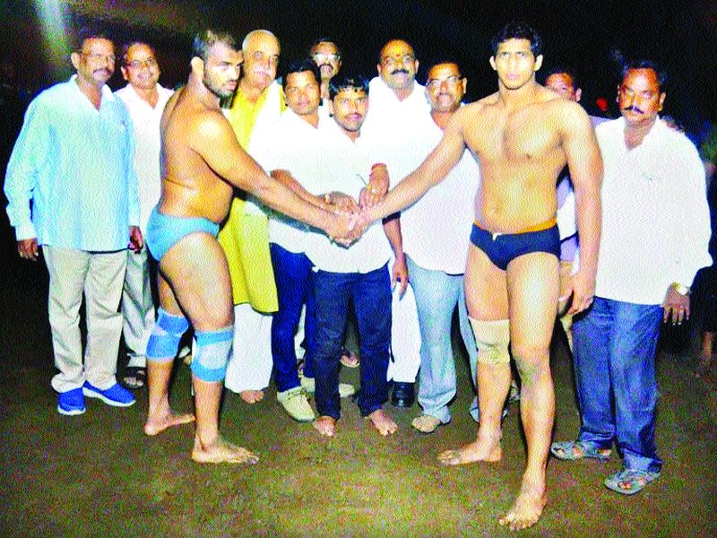 150 years old tradition of wrestling competitions in Mandva Bandh | मांडवा बंदरातील कुस्ती स्पर्धांना दीडशे वर्षांची परंपरा