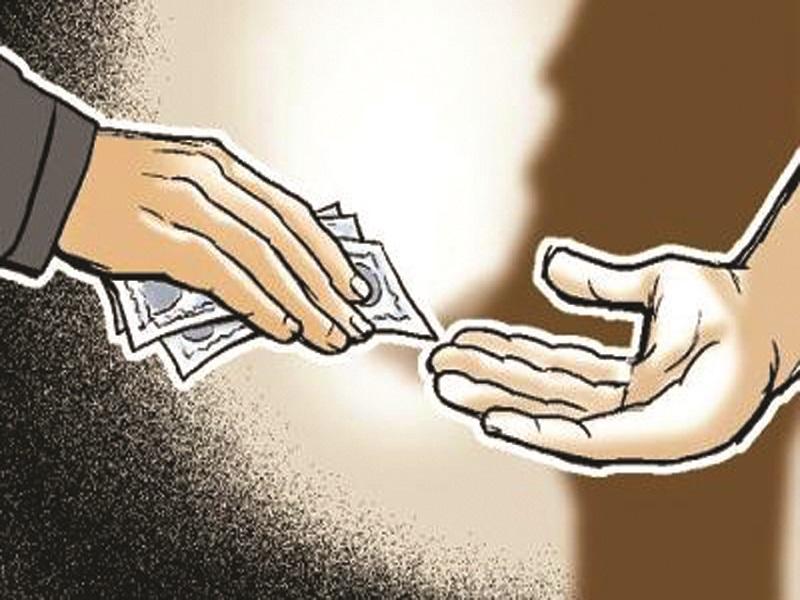 Police sub-inspector arrested for accepting Rs 1 lakh bribe | एक लाखाची लाच स्वीकारणाऱ्या पोलीस उपनिरीक्षकास अटक