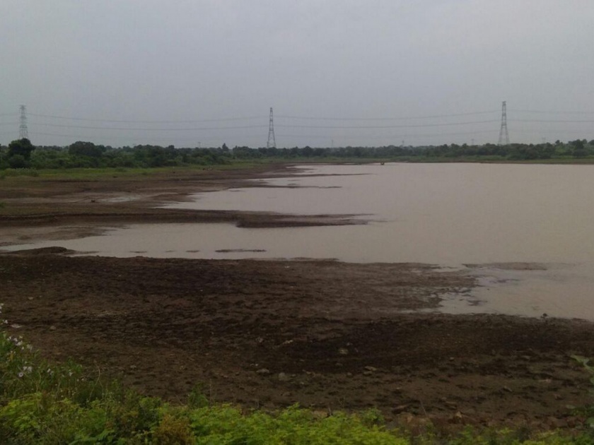 3 lakh 10 thousand cubic meter sludge was removed from 21 ponds in Jintur taluka | जिंतूर तालुक्यात २१ तलावांतून ३ लाख १० हजार घनमीटर गाळ काढला