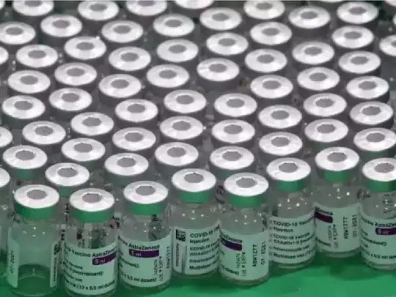 Pune residents turn to private hospitals; Doses of '4 lakh' vaccines | पुणेकरांनी खासगी रूग्णालयांकडे फिरवली पाठ; तब्बल '४ लाख' लसींचे डोस पडून