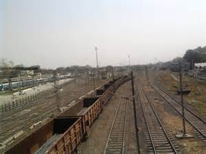 Land acquisition will be negotiated for Jalgaon-Bhusawal fourth railway line: : Decision to change process | जळगाव-भुसावळ चौथ्या रेल्वेलाईनसाठी वाटाघाटीद्वारे होणार भूसंपादन: प्रक्रियेत बदल करण्याचा निर्णय