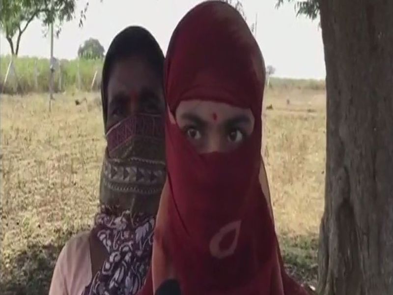 Shocking In Latur, the rape victim's daughter removed from school for dignity | धक्कादायक! लातूरमध्ये प्रतिष्ठेसाठी बलात्कार पीडित मुलीला काढले शाळेतून