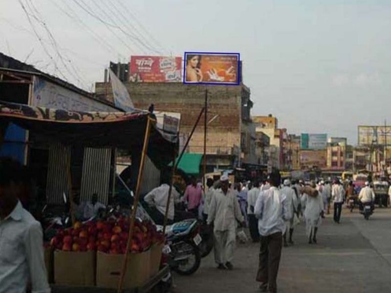 After 12 days, Latur started the market | 12 दिवसांनंतर लातूरचा आडत बाजार सुरु