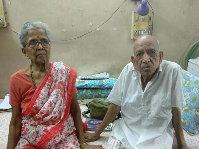 narayan lavate and his wife iravati, old couple of mumbai who demanded euthanasia | राष्ट्रपतींकडे इच्छामरणाची मागणी करणारं दाम्पत्य करतंय स्वतःच्याच हत्येचा विचार