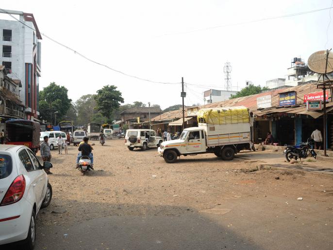 Kolhapur: On the first day, the Tembaliwadi Market Samasoom | कोल्हापूर : पहिल्या दिवशी टेंबलाईवाडी मार्केट सामसूम
