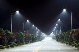 Akola Municipal Corporation's 'LED' bulbs thept from lamp posts | अकोला महापालिकेचे ‘एलईडी’ खांबावरून लंपास; मनपाकडे तक्रार