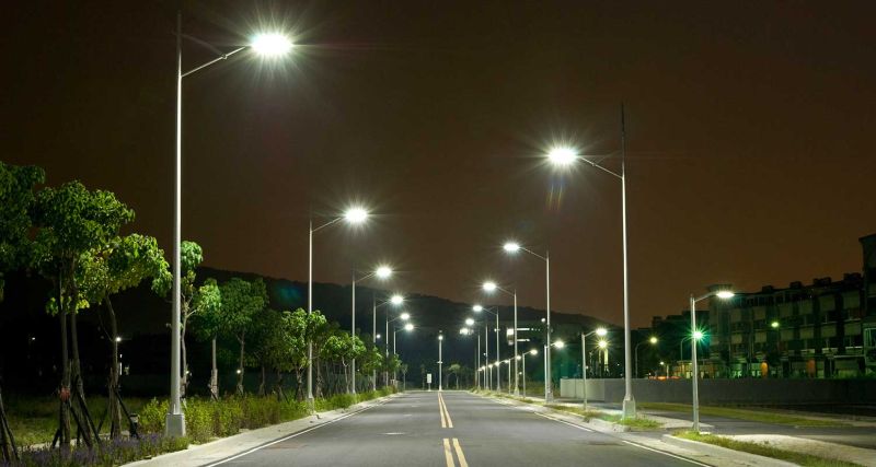 Slapped to LED street light contractor in Nagpur | नागपुरातील स्ट्रीट एलईडी लॅम्प कंत्राटदारांना दणका