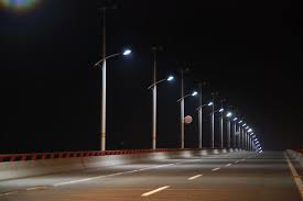 Encroachment barrier to 'LED' street lights of 20 crores in Akola city | अकोला शहरातील २० कोटींच्या ‘एलईडी’ला अतिक्रमणाचा अडथळा