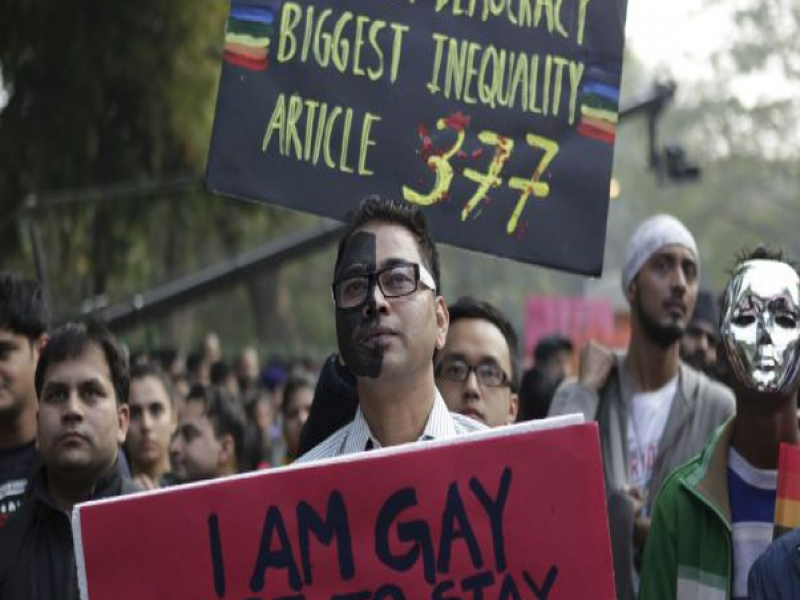 The Supreme Court has decided to revise the section of homosexuality | समलैंगिकतेच्या कलमावर फेरविचार करण्यासाठी सर्वोच्च न्यायालय तयार, 2013 मध्ये ठरवलं होतं गुन्हा