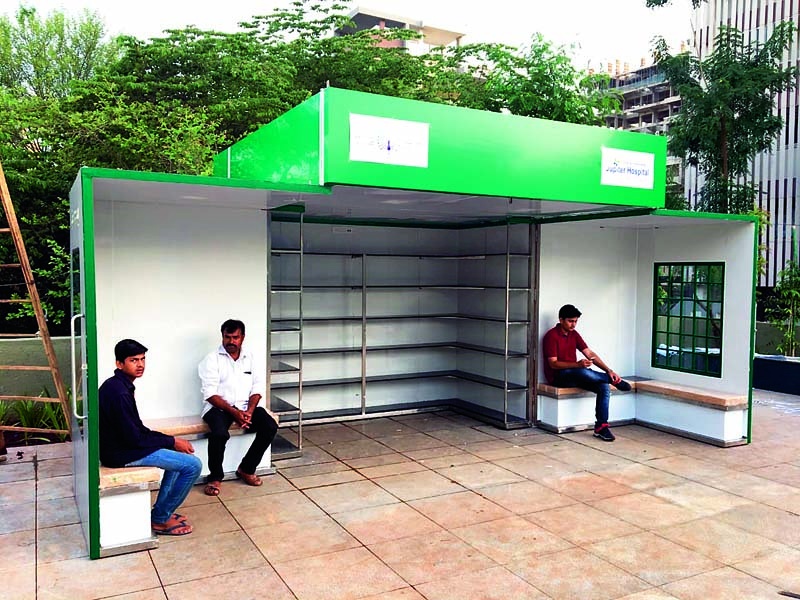 Sliding libraries in the Department Garden, Solapur | सोलापुरातील डिपार्टमेंट गार्डनमध्ये साकारतेय स्लायडिंग लायब्ररी