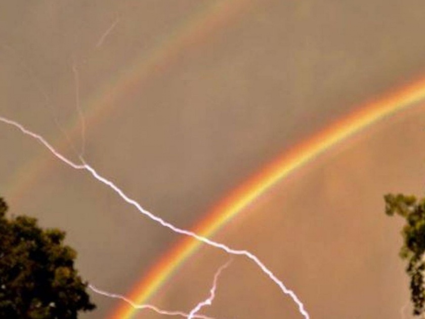 Camera captured double rainbow and lightning social media users shocked | 'हा' अद्भूत फोटो पाहून तुम्हाला लागेल जोरदार झटका, का आणि कसं? सोडा आधी फोटो तर बघा....