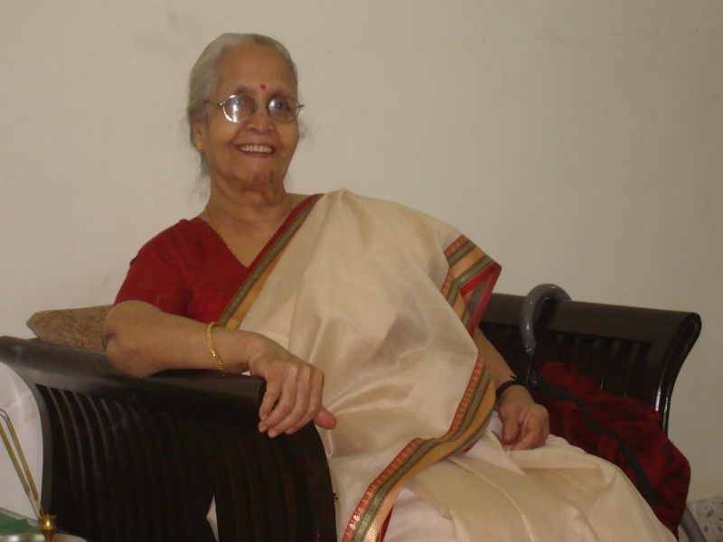 poetess Vimal Limay is no more | 'घर असावे घरासारखे'कवितेच्या कवयित्री विमल लिमये यांचे निधन 