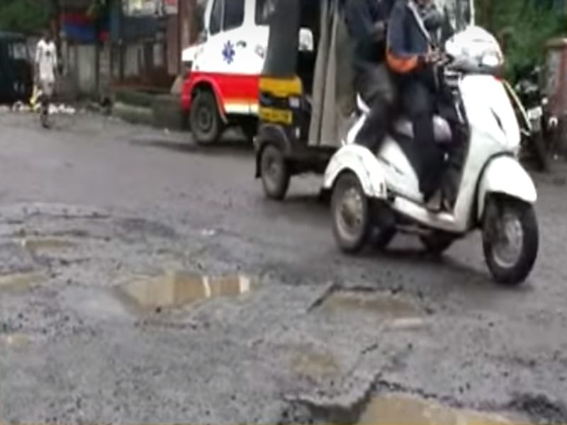 Action on the contractors for potholes on the road in mumbai | घाटकोपर-मानखुर्द लिंक रोडच्या दुरवस्थेप्रकरणी कंत्राटदाराला १ लाखांचा दंड